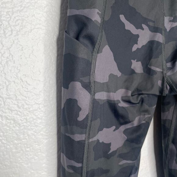 Athleta Womens Leggings Size XS Gay Ultimate Camo 7/8 Tight Camouflage Pattern - Picture 15 of 16